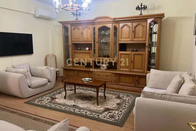 Shtepi me qera 2+1 ne Tirane - 700 Euro