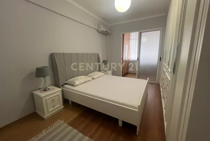 Shtepi me qera Apartament ne Tirane, 2+1, Mobilimi E mobiluar, Pagesa 700  Euro.