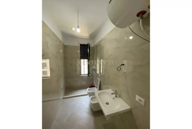 Shtepi me qera Apartament ne Tirane, 2+1, Mobilimi E mobiluar, Pagesa 750  Euro.