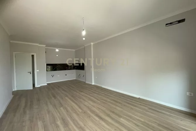Shtepi me qera 2+1 ne Tirane - 750 Euro