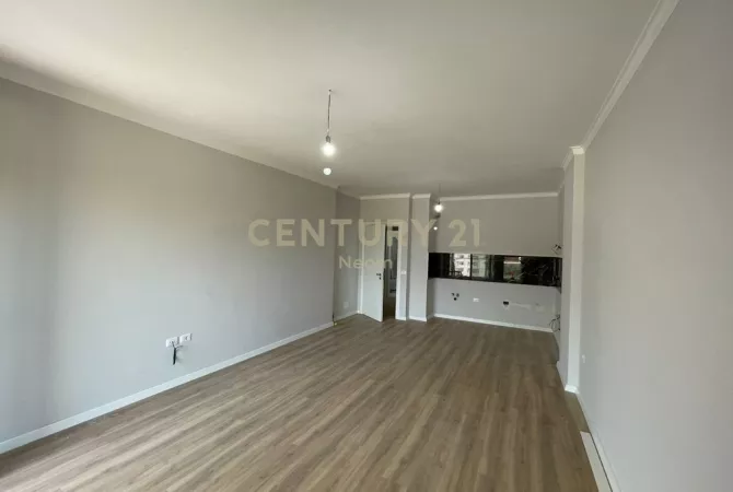 Shtepi me qera 2+1 ne Tirane - 750 Euro