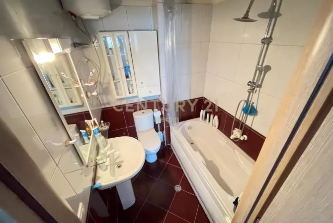 Shtepi me qera Apartament ne Tirane, 2+1, Mobilimi E mobiluar, Pagesa 620  Euro.