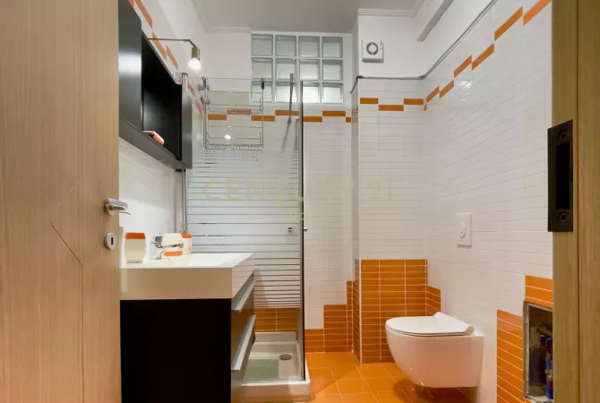 Shtepi me qera Apartament ne Tirane, 2+1, Mobilimi E mobiluar, Pagesa 900  Euro.