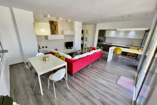 Shtepi me qera Apartament ne Tirane, 2+1, Mobilimi E mobiluar, Pagesa 900  Euro.