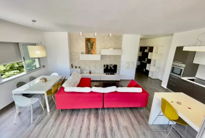 Shtepi me qera 2+1 ne Tirane - 900 Euro