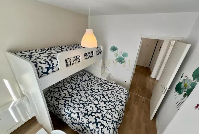 Shtepi me qera Apartament ne Tirane, 2+1, Mobilimi E mobiluar, Pagesa 1,200  Euro.