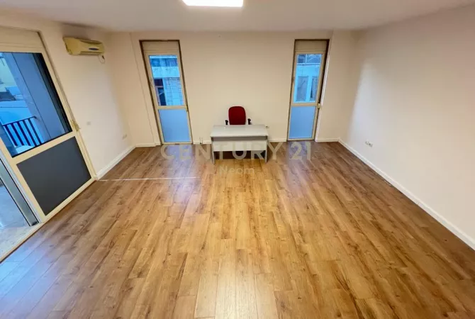 Business Property for Rent 3+1 in Tirana - 750 Euro