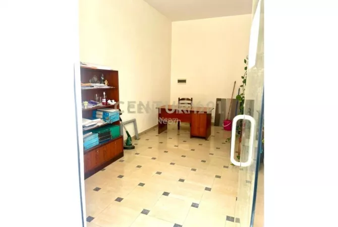 Business Property for Rent 3+1 in Tirana - 400 Euro