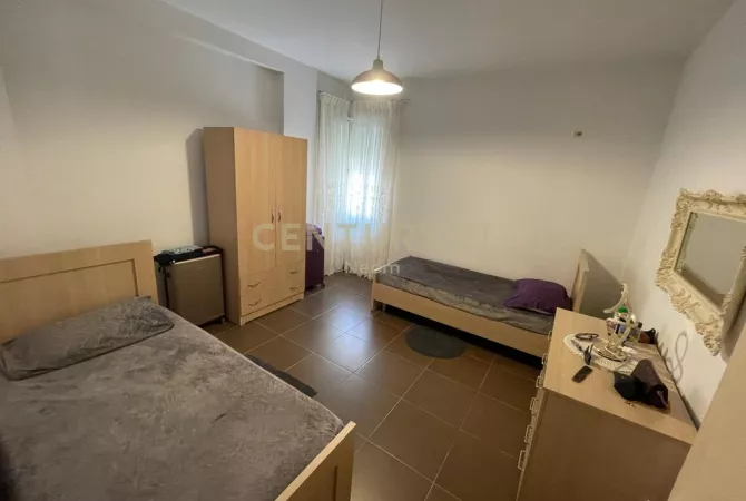 Shtepi me qera Apartament ne Tirane, 2+1, Mobilimi E mobiluar, Pagesa 650  Euro.