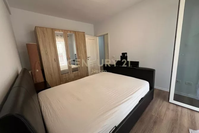 Shtepi me qera Apartament ne Tirane, 2+1, Mobilimi E mobiluar, Pagesa 820  Euro.