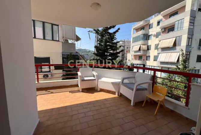 Shtepi me qera Apartament ne Tirane, 2+1, Mobilimi E mobiluar, Pagesa 820  Euro.