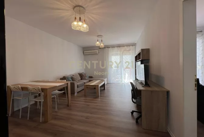 Shtepi me qera Apartament ne Tirane, 2+1, Mobilimi E mobiluar, Pagesa 820  Euro.