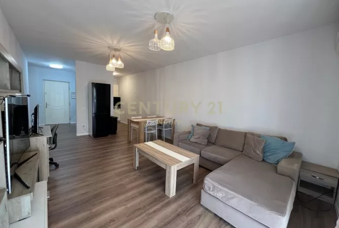 Shtepi me qera 2+1 ne Tirane - 820 Euro