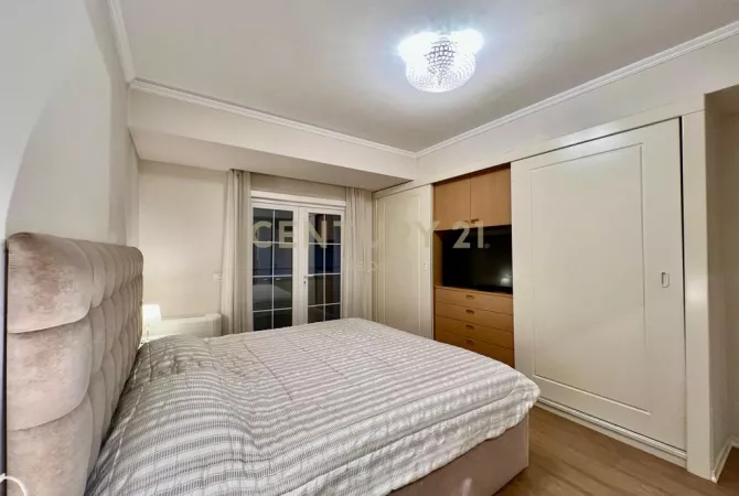 Shtepi me qera Apartament ne Tirane, 2+1, Mobilimi E mobiluar, Pagesa 1,150  Euro.