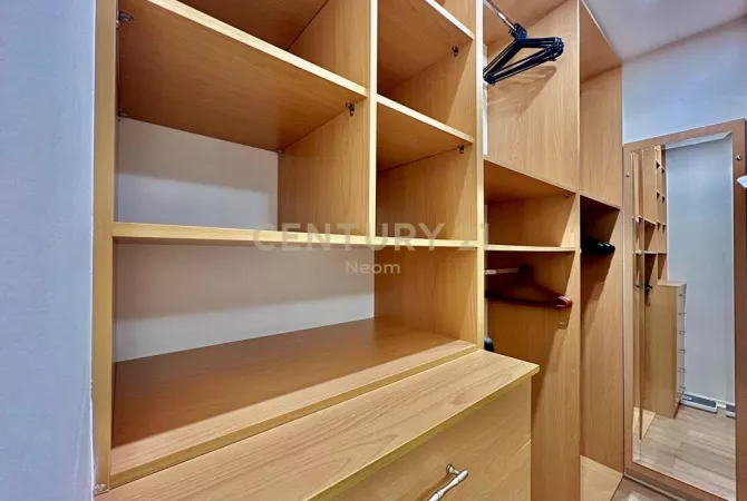 Shtepi me qera Apartament ne Tirane, 2+1, Mobilimi E mobiluar, Pagesa 1,150  Euro.