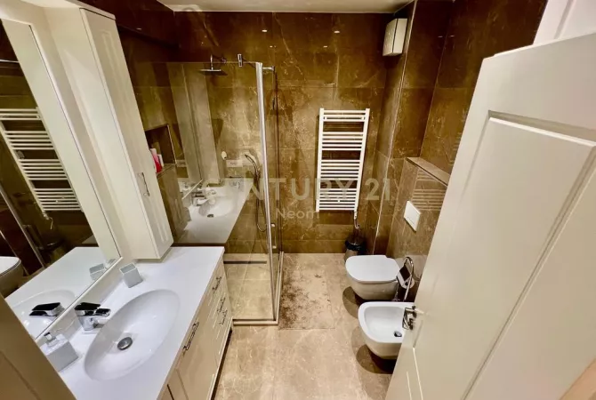 Shtepi me qera Apartament ne Tirane, 2+1, Mobilimi E mobiluar, Pagesa 1,150  Euro.