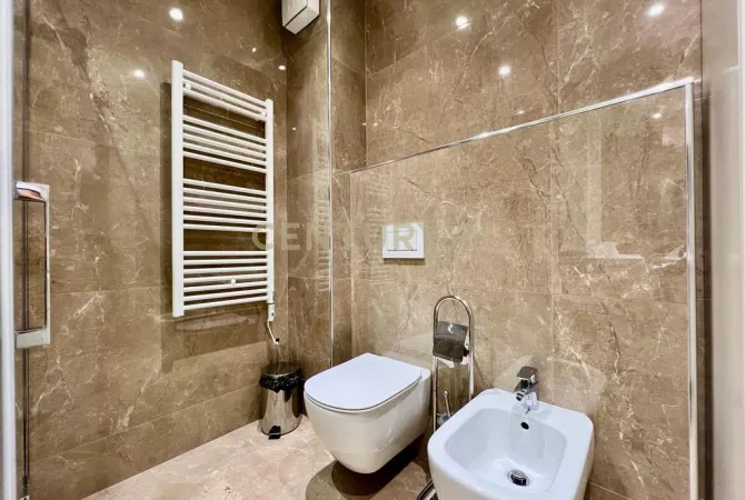 Shtepi me qera Apartament ne Tirane, 2+1, Mobilimi E mobiluar, Pagesa 1,150  Euro.