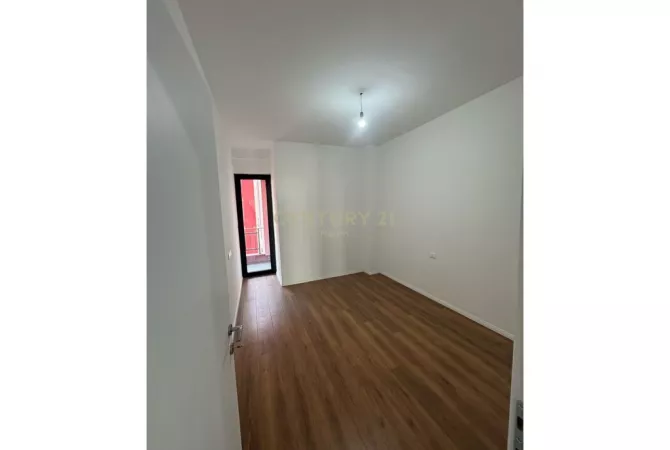 Shtepi me qera Apartament ne Tirane, 2+1, Mobilimi Pjeserisht e mobiluar, Pagesa 750  Euro.