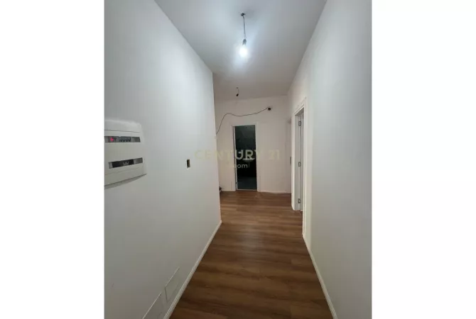 Shtepi me qera Apartament ne Tirane, 2+1, Mobilimi Pjeserisht e mobiluar, Pagesa 750  Euro.