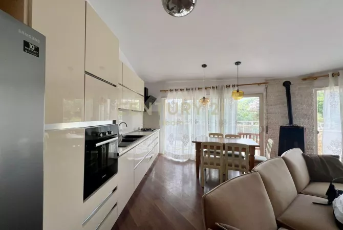 Shtepi me qera Apartament ne Tirane, 2+1, Mobilimi E mobiluar, Pagesa 850  Euro.