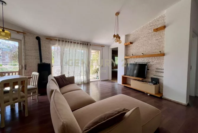 Shtepi me qera 2+1 ne Tirane - 850 Euro