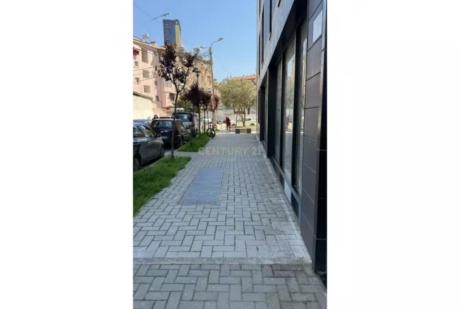Business Property for Rent 1+1 in Tirana - 3,500 Euro