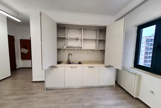 Ambient biznesi me qera 3+1 ne Tirane - 800 Euro