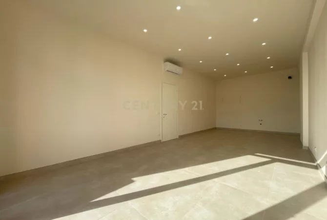 Ambient biznesi me qera 3+1 ne Tirane - 800 Euro
