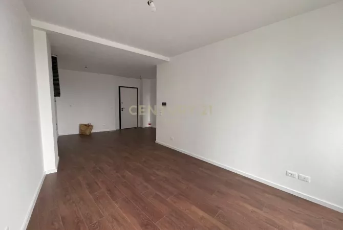 QIRA, AMBIENT PER ZYRA + POST PARKIMI TEK REZIDENCA LAKE VIEW! Neom107042