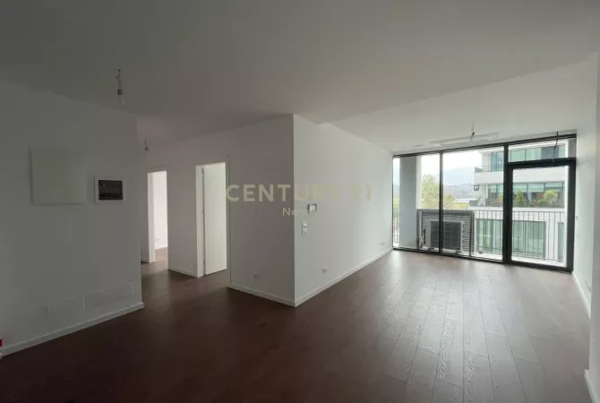 Ambient biznesi me qera 3+1 ne Tirane - 1,350 Euro