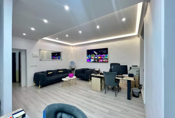 Ambient biznesi me qera 3+1 ne Tirane - 800 Euro