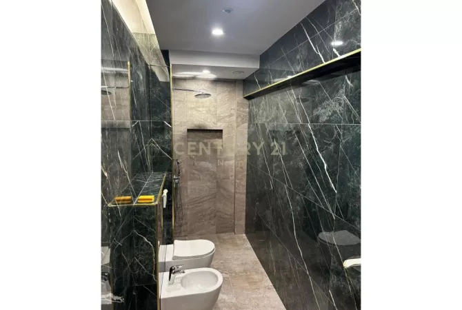 Shtepi me qera Apartament ne Tirane, 2+1, Mobilimi Bosh, pa mobiluar, Pagesa 600  Euro.