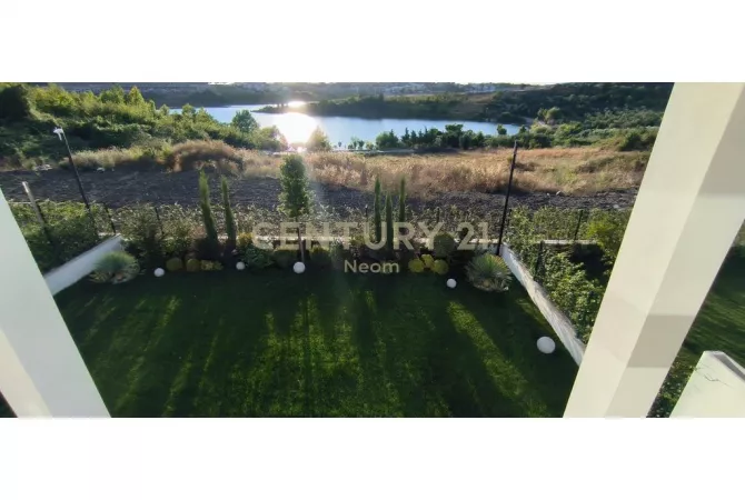 Shtepi ne shitje Vila Luksoze ne Tirane, 5+1, Mobilimi Bosh, pa mobiluar, Pagesa 570,000  Euro.