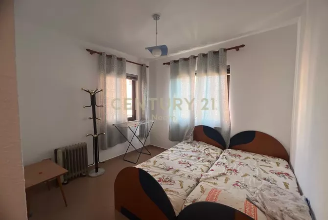 Shtepi me qera Apartament ne Tirane, 2+1, Mobilimi E mobiluar, Pagesa 700  Euro.