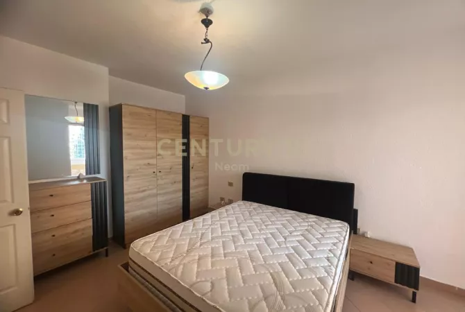 Shtepi me qera Apartament ne Tirane, 2+1, Mobilimi E mobiluar, Pagesa 700  Euro.