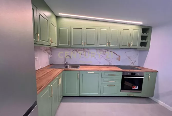 Penthouse (panoramic top floor) for rent in Tirana 2+1, Furnished