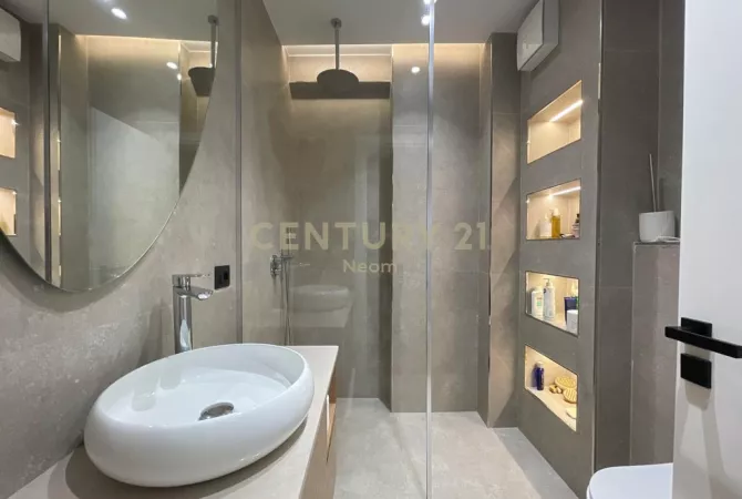 Shtepi ne shitje Apartament ne Tirane, 3+1, Mobilimi E mobiluar, Pagesa 355,000  Euro.