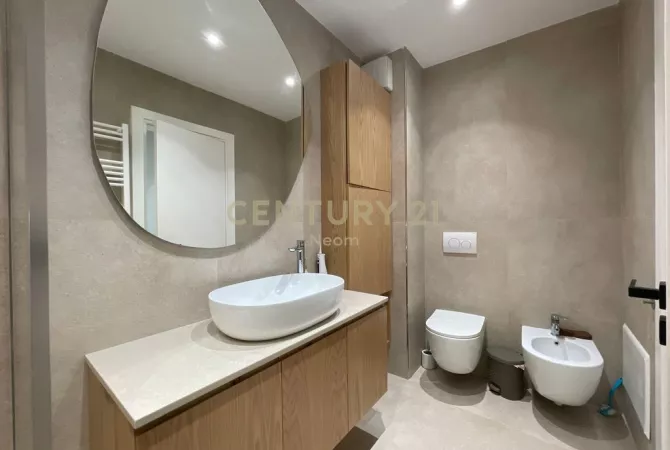 Shtepi ne shitje Apartament ne Tirane, 3+1, Mobilimi E mobiluar, Pagesa 355,000  Euro.