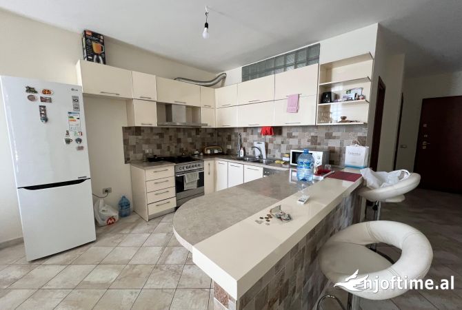 Shtepi me qera 2+1 ne Tirane - 780 Euro