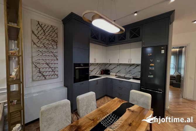 Shtepi me qera 2+1 ne Tirane - 1,200 Euro