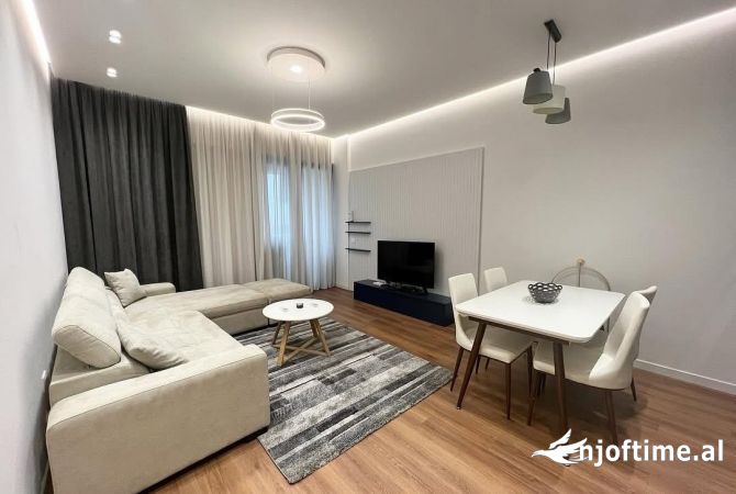 Apartament 1+1 per qera tek Square 21 
