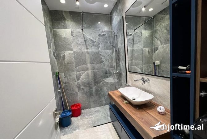 Shtepi me qera Apartament ne Tirane, 1+1, Mobilimi E mobiluar, Pagesa 900  Euro.