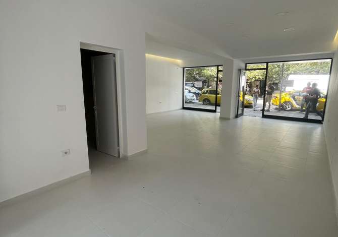 AMBIENTI JEPET PER QERA, Bulevardi Bajram Curri (BUZE RRUGE)