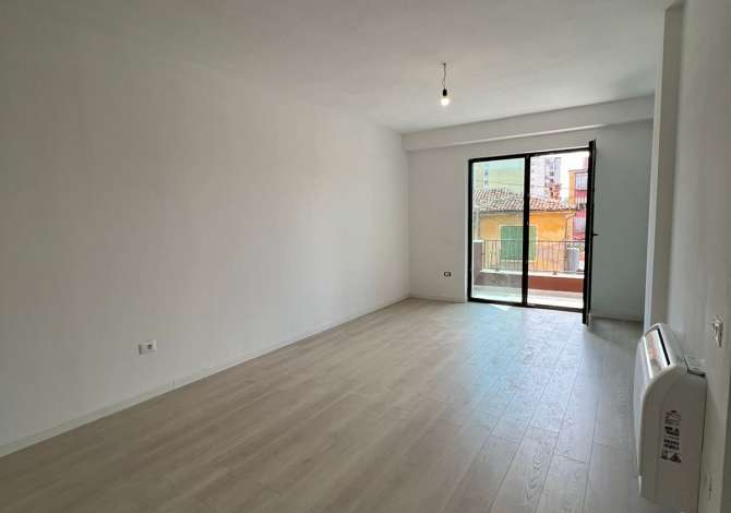 Shtepi me qera 2+1 ne Tirane - 700 Euro