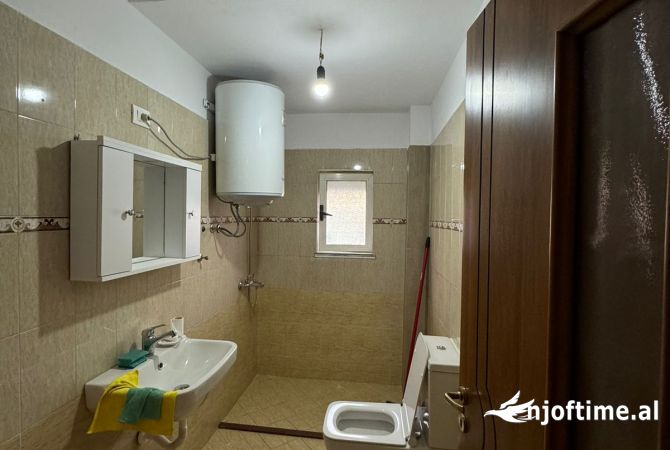 Shtepi me qera 2+1 ne Tirane - 700 Euro