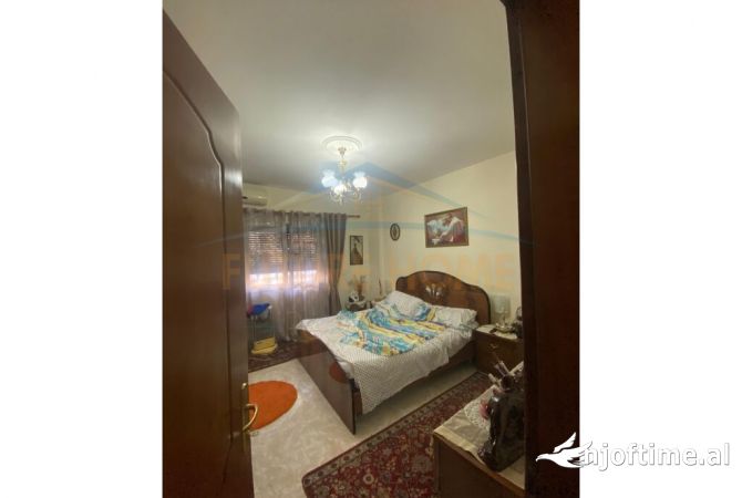 Shtepi ne shitje Apartament ne Tirane, 2+1, Mobilimi E mobiluar, Pagesa 227,500  Euro.