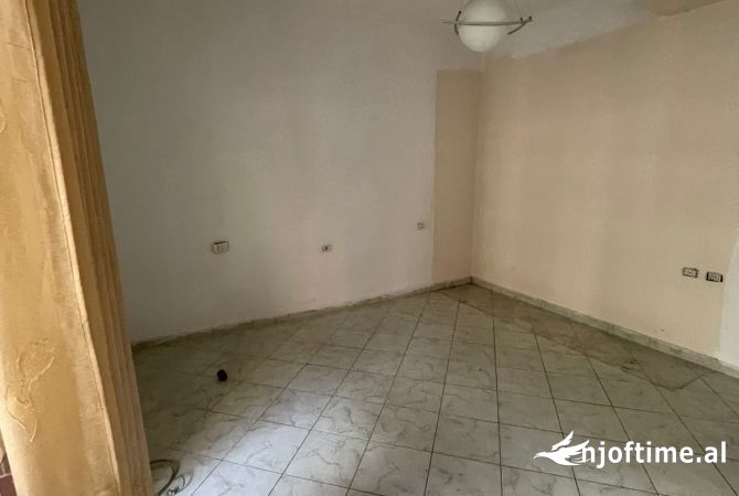 Shtepi ne shitje 1+1 ne Tirane - 155,600 Euro