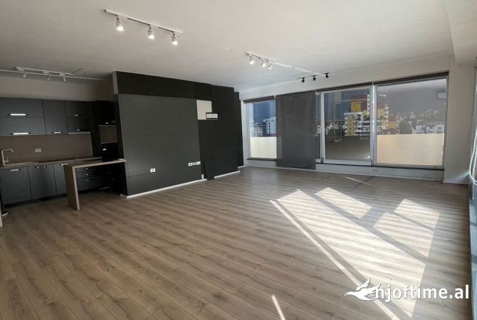 Shtepi ne shitje Apartament ne Tirane, 2+1, Mobilimi Bosh, pa mobiluar, Pagesa 300,000  Euro.