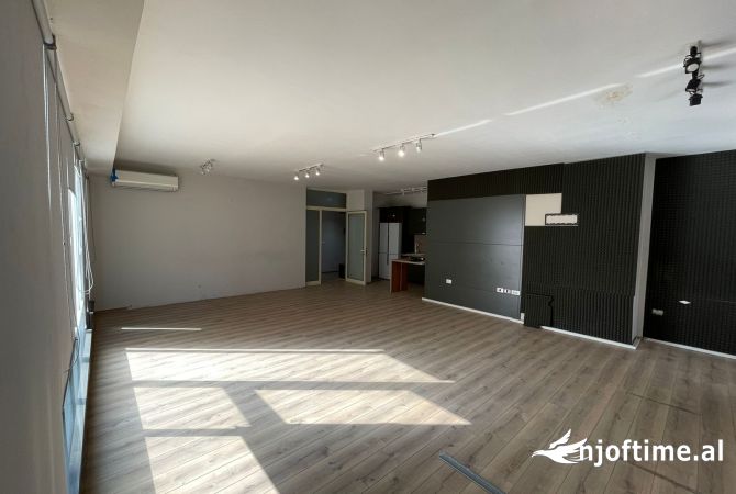 Shtepi ne shitje 2+1 ne Tirane - 300,000 Euro