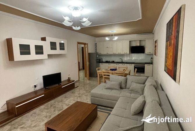 Shtepi me qera 2+1 ne Tirane - 901 Euro